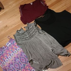 Bundle 4 sleeveless tops/tanks